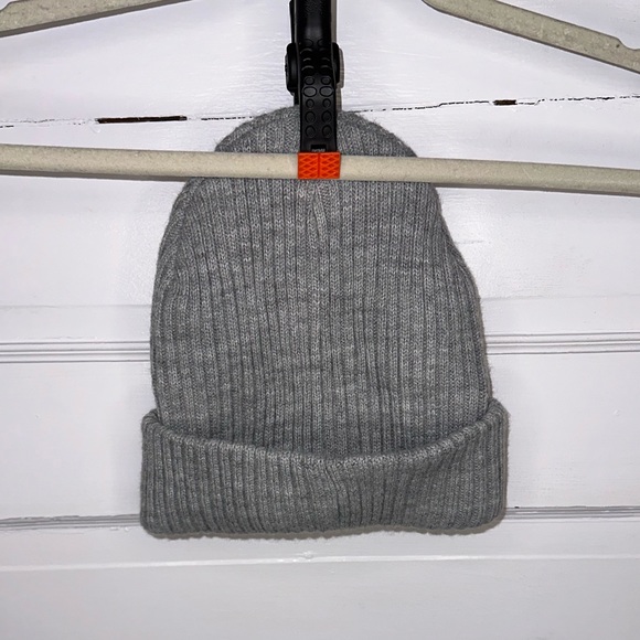 Gray VS PINK Knitted Beanie - Picture 3 of 5